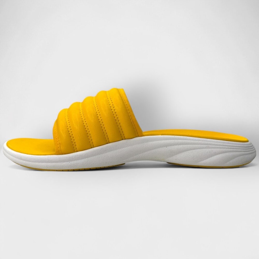 OluKai Komo Slide Sandals Yellow Hibiscus Men's Size 10 NWT No Box Lightweight - Picture 3 of 11